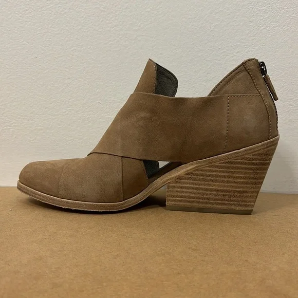 Eileen Fisher Jenkins Tan Ankle Boots Booties Size 8 - Picture 6 of 8